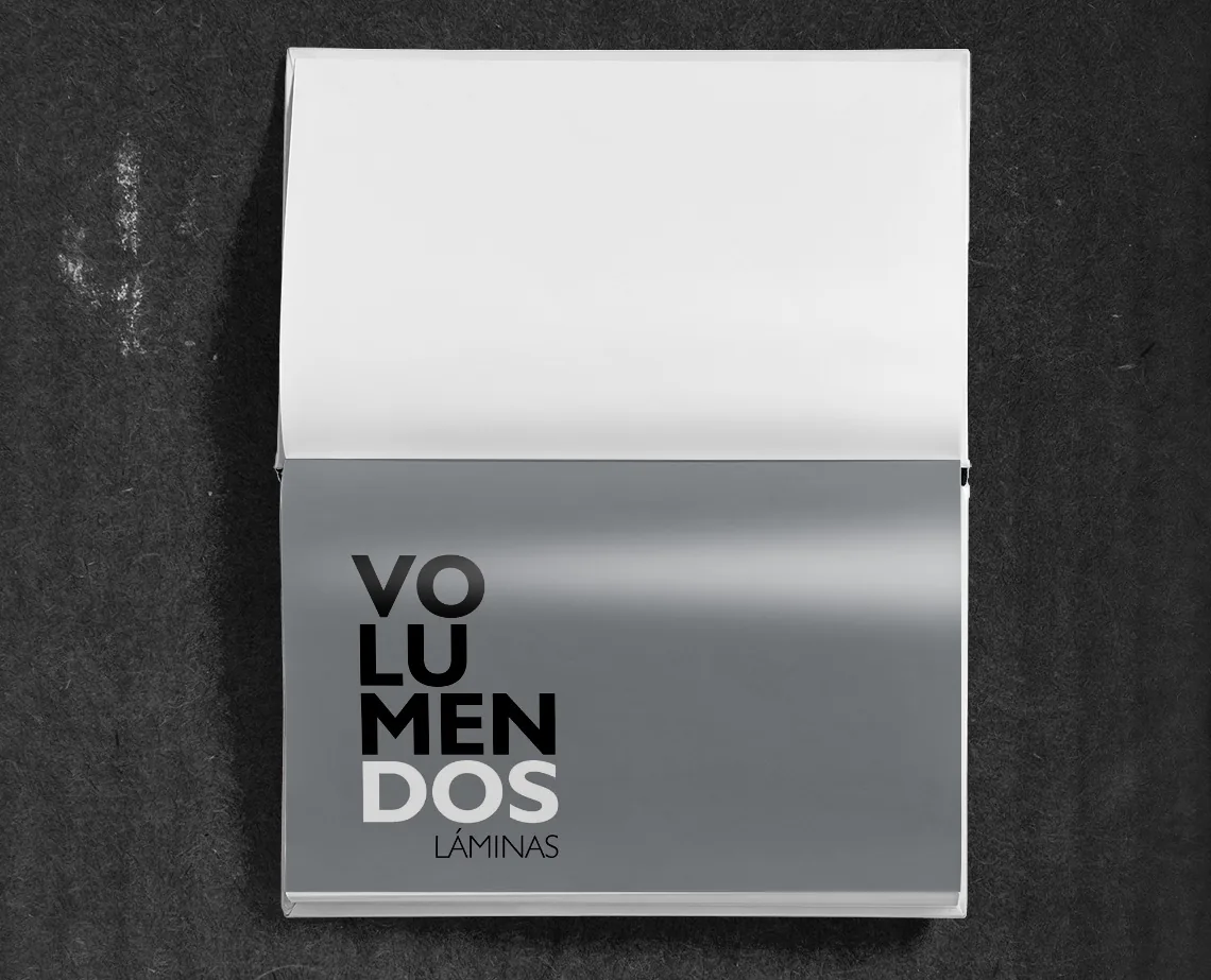 Half-title of volume two, reading VOLUMEN DOS and LÁMINAS