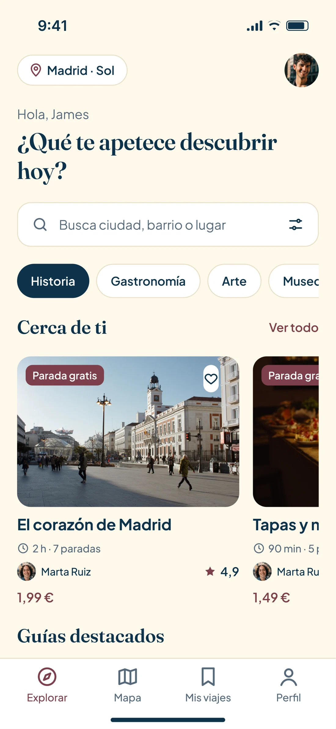 Explorar: saludo, buscador, categorías, tours cerca de ti con precio y guías destacados